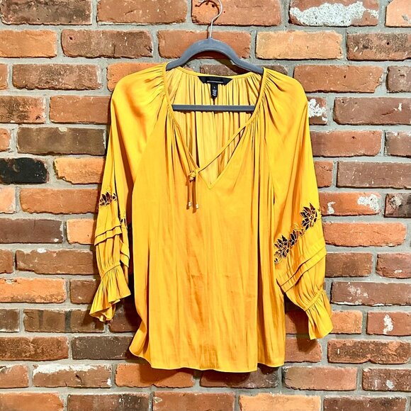 White House Black Market Elbow-Sleeve Embroidered Detail Blouse - Picture 5 of 5